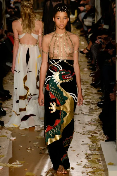 Look 30